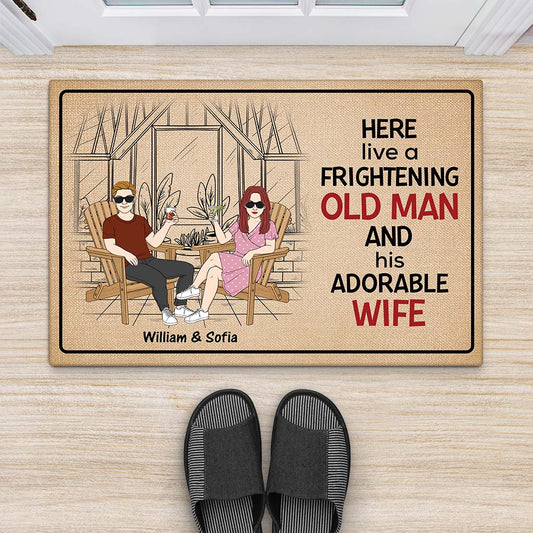 2912DUK2 here live a frightening old man doormat personalised present ideas for couple_f88bb726 5043 40a9 993e e512765dcaa1