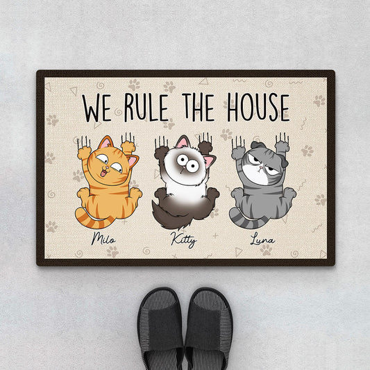 3202DUK1 we rule the house funny cats doormat custom gifts for cat lovers uk