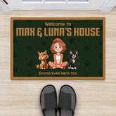 3859DUS2 personalized cat welcome doormat_ funny gifts for cat lovers 3859D5I0D_a4896be2 2e7c 46bc 82b6 8941003156bb