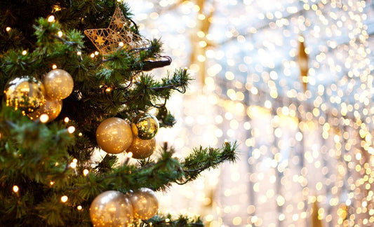 A Thorough Guide to How to Put Lights on Christmas Tree Professionally