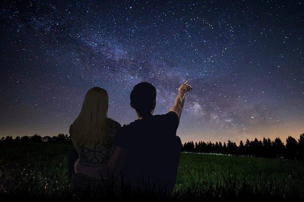 Picnic Under the Stars as Romantic 1 Year Anniversary Ideas