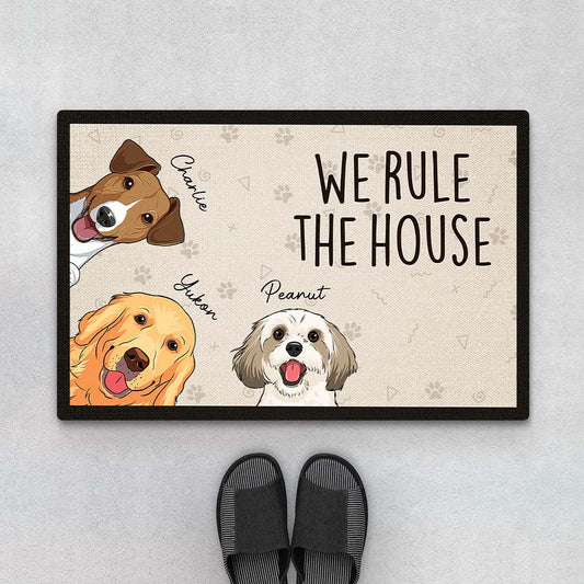 1662DUK1 we rule the house doormat  funny personalised gifts for dog lovers