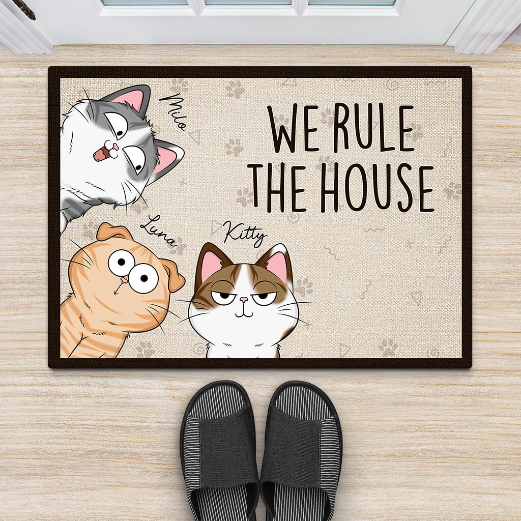 1662DUK2 personalised we rule the house doormat