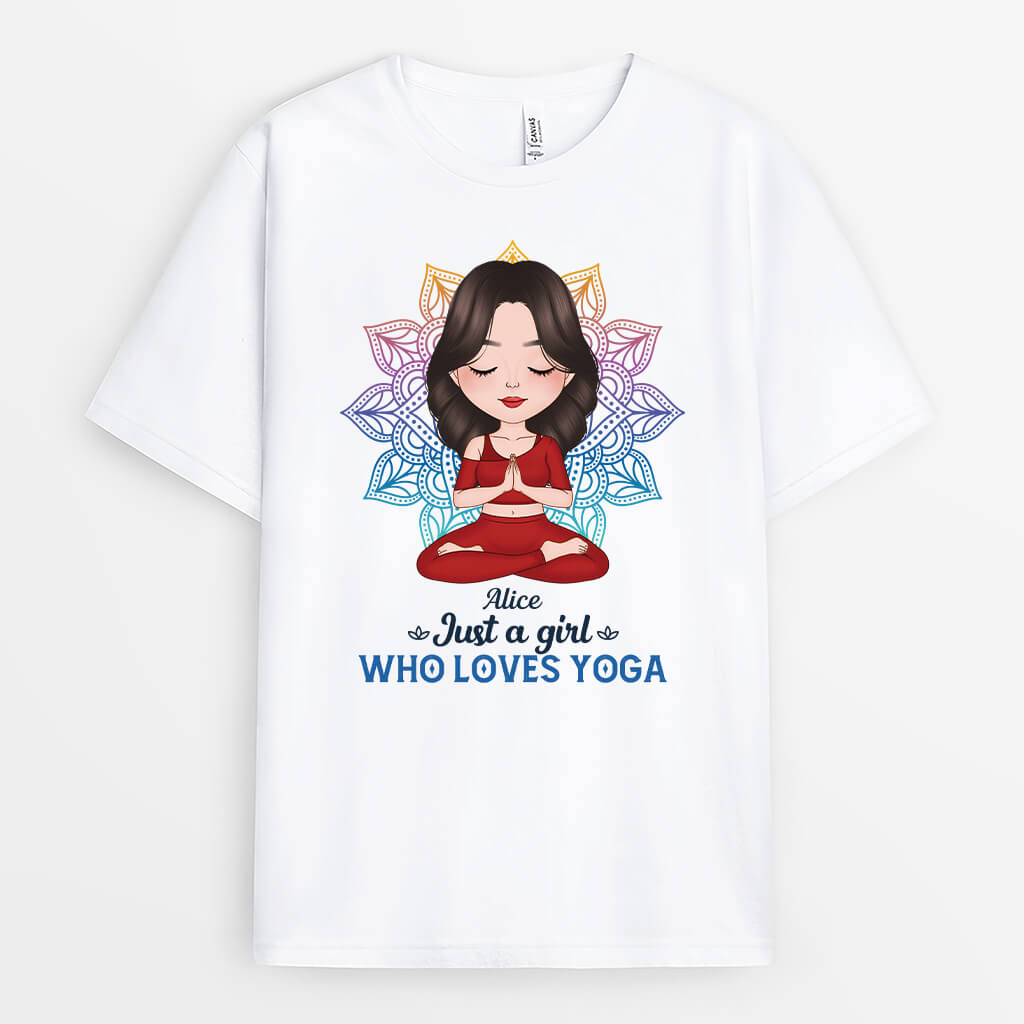 1879AUK1 personalised a woman who loves yoga t shirt