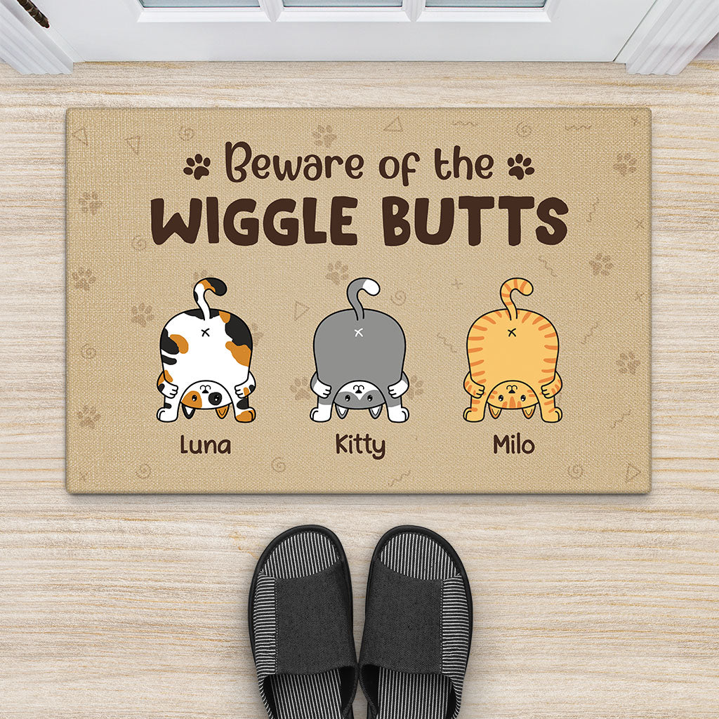 2902DUS1 beware of the wiggle butts doormat  personalised present ideas for cat owners_1