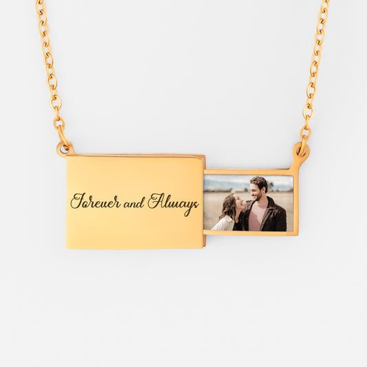 8525JUK1 personalised necklace with photo inside for couples_ 8525jcl5a