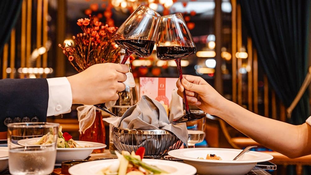 Fine Dining Experience as Luxury Valentine Gift for Girlfriend