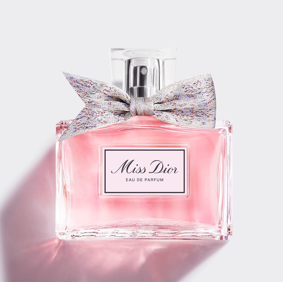 Premium Fragrance as Luxury Valentine Gift for Girlfriend