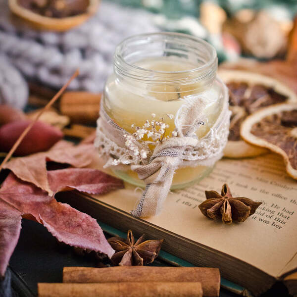 Homemade Candles as DIY Valentine's Day Gifts for Wife