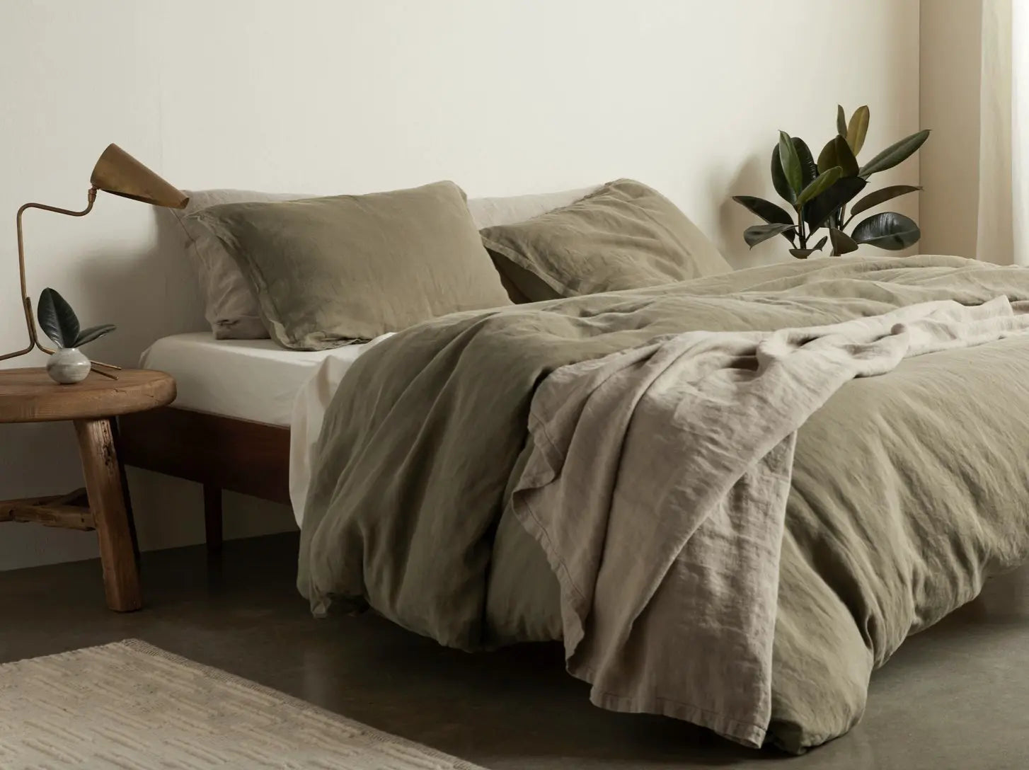 Parachute Quality Bedding Set as a Luxury Wedding Gift for Daughter 