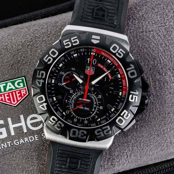 Luxury Engraved Watches as Employee Anniversary Gift Ideas