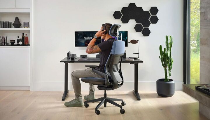 Uplift V2 Standing Desk + Steelcase Gesture Chair for Employees